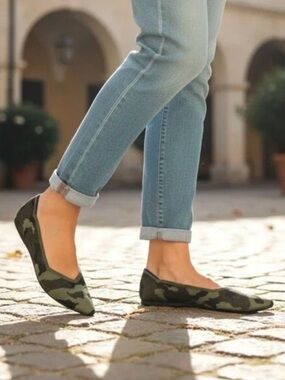 Rothy’s The Point Flats in Spruce Camo